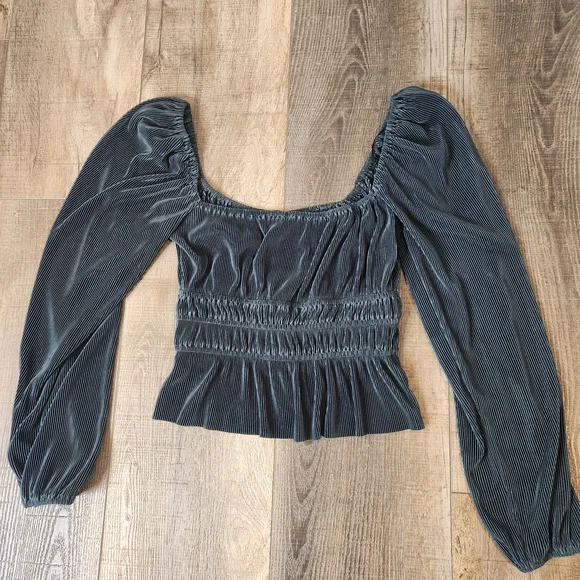 ASTR The Label Ziva Pleated Balloon-Sleeve Top in a midnight blue Sz:S Boho - Picture 8 of 9